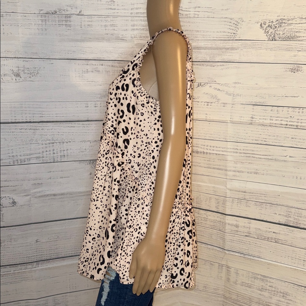 NWOT Sleeveless Beige Leopard Print V-Neck Top - Picture 7 of 8